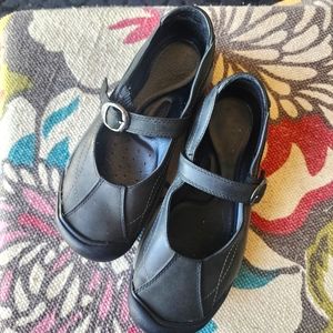 Sold KEEN Mary Jane's Size 37.5